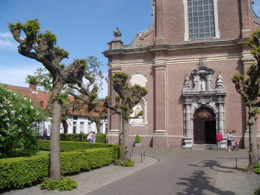 B&B De Grote Plaats Hoogstraten Exteriör bild